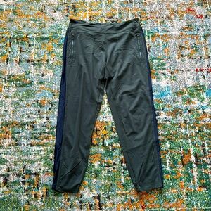 LULULEMON Mesh Panel Green And Black Jogger, Size 8